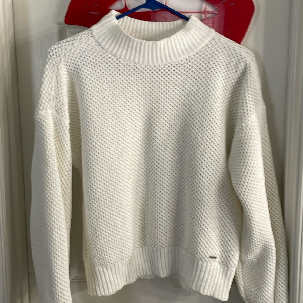 NWOT Hollister cropped sweater
